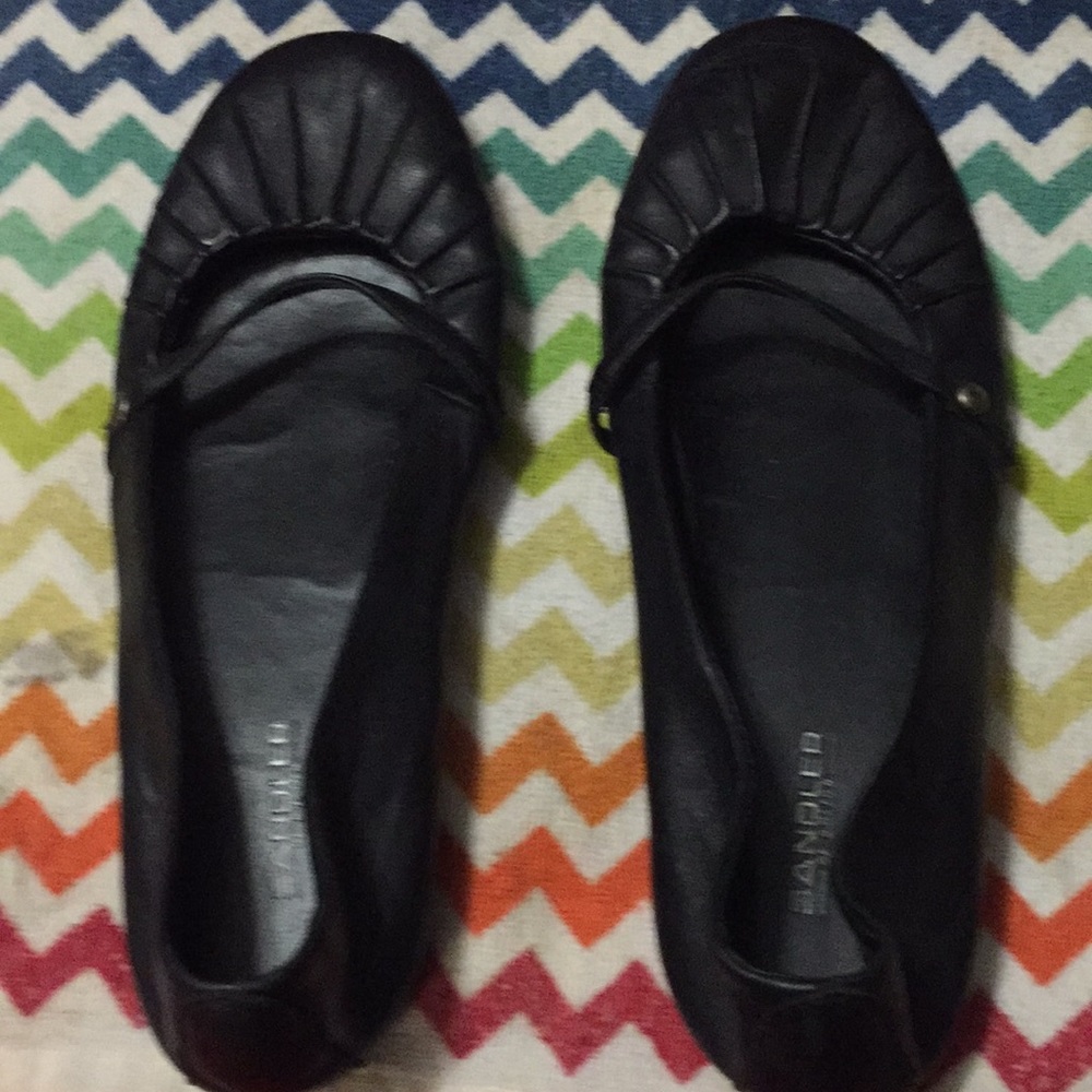 Sandal of Boston shoes. Flat looks like ballerina